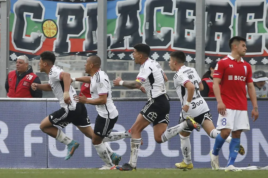 Damián Pizarro anotó el gol de la victoria para los albos en el 90+11'. | Foto: Photosport.