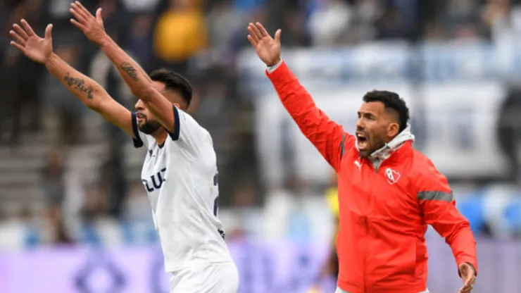 Carlos Tevez pasó la escoba en Independiente. ¡Y el Huaso Isla sobrepasó la prueba!