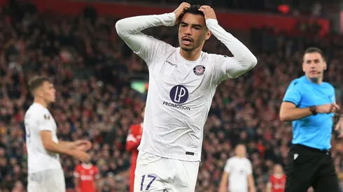 Empate de Toulouse contra Union St. Gilloise: Suazo pudo marcar el gol al minuto, pero estaba todo nublado con el humo de la barra de los franceses.