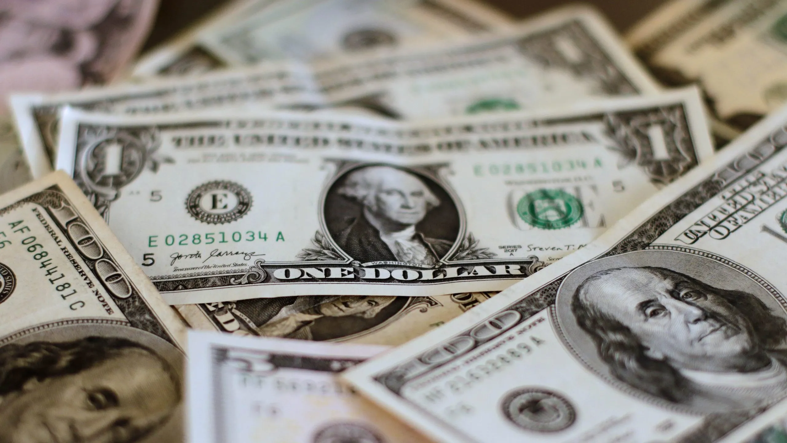 Un factor importante en la elección de Bariloche es el tipo de cambio, donde el peso chileno está mejor posicionado que el argentino frente al dólar. (Foto: Javier Salvo/Aton)