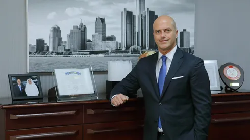 El empresario presentó una propuesta por el campanil.