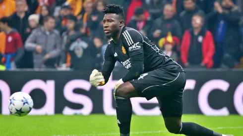 El portero camerunés volvió a dejar dudas en el arco del United.