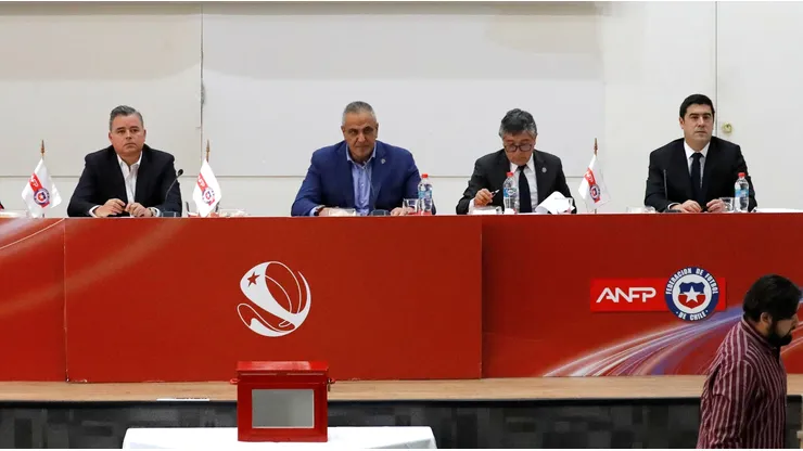 ANFP aprobó nueva normativa para los representantes de jugadores.