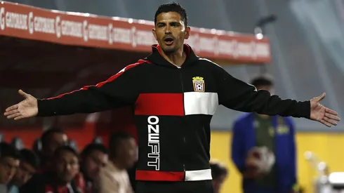 Miguel Riffo solicitó una oportunidad para continuar como entrenador de Curicó Unido.