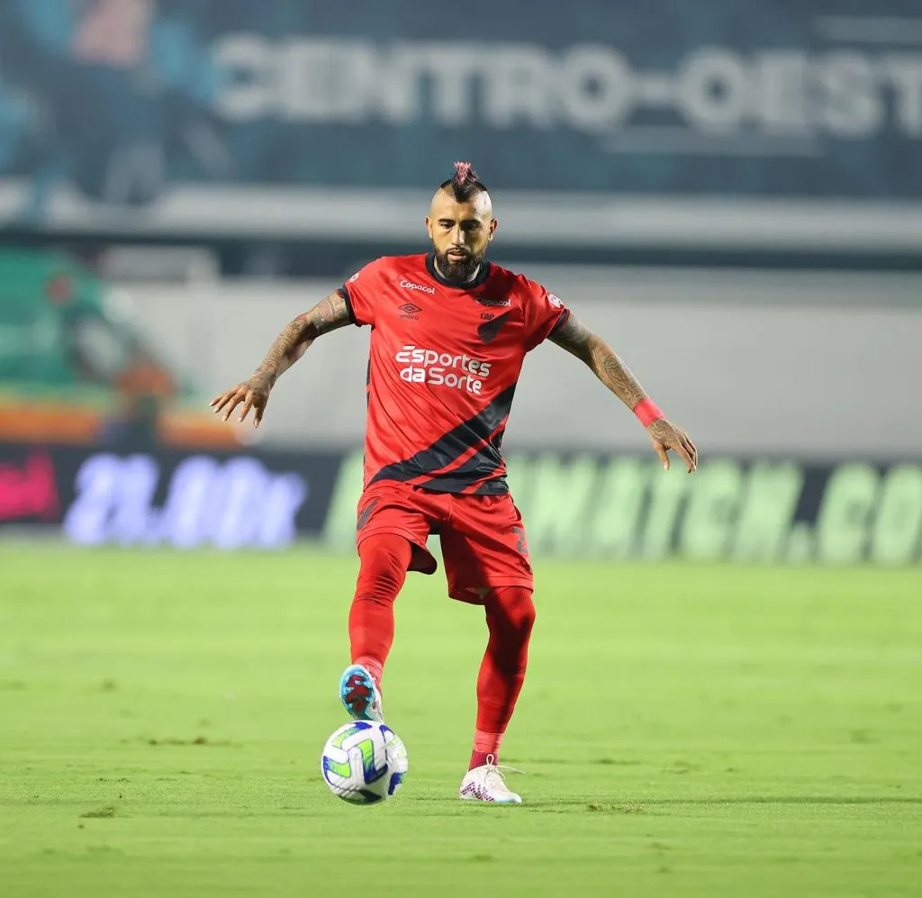 Arturo Vidal se encuentra actualmente en recuperación de una dura lesión de rodilla. | Foto: Athletico Paranaense