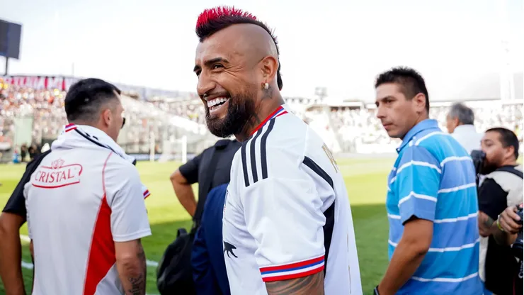 Arturo Vidal habló de su opción de ir a Boca Juniors y disparó contra Alfredo Stöhwing, comparándolo con lo hecho por Juan Román Riquelme.