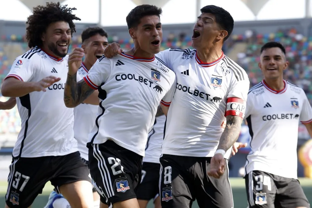 Colo Colo sigue con su remontada y ahora está a dos puntos del puntero Cobresal. ¿Le alcanzará para ser campeón? | Foto: Photosport.