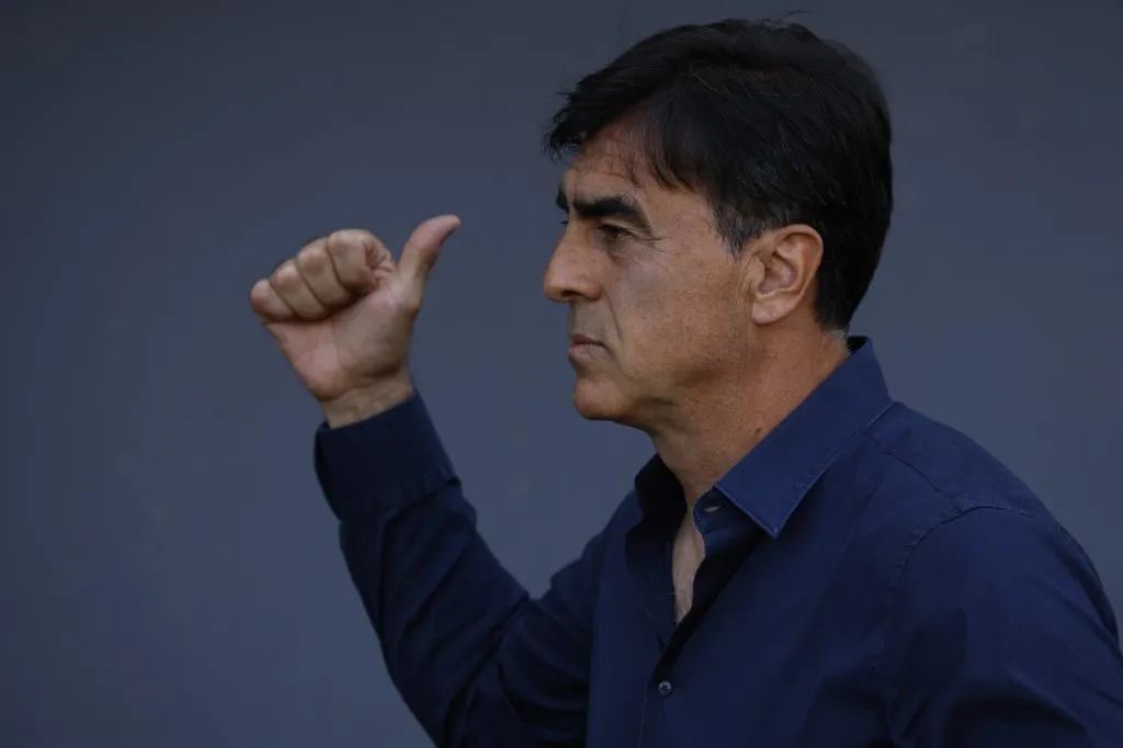 Gustavo Quinteros ha manifestado su intención de continuar en Colo Colo | Photosport