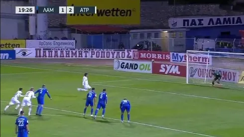 Diego Valencia falla el penal del Atromitos