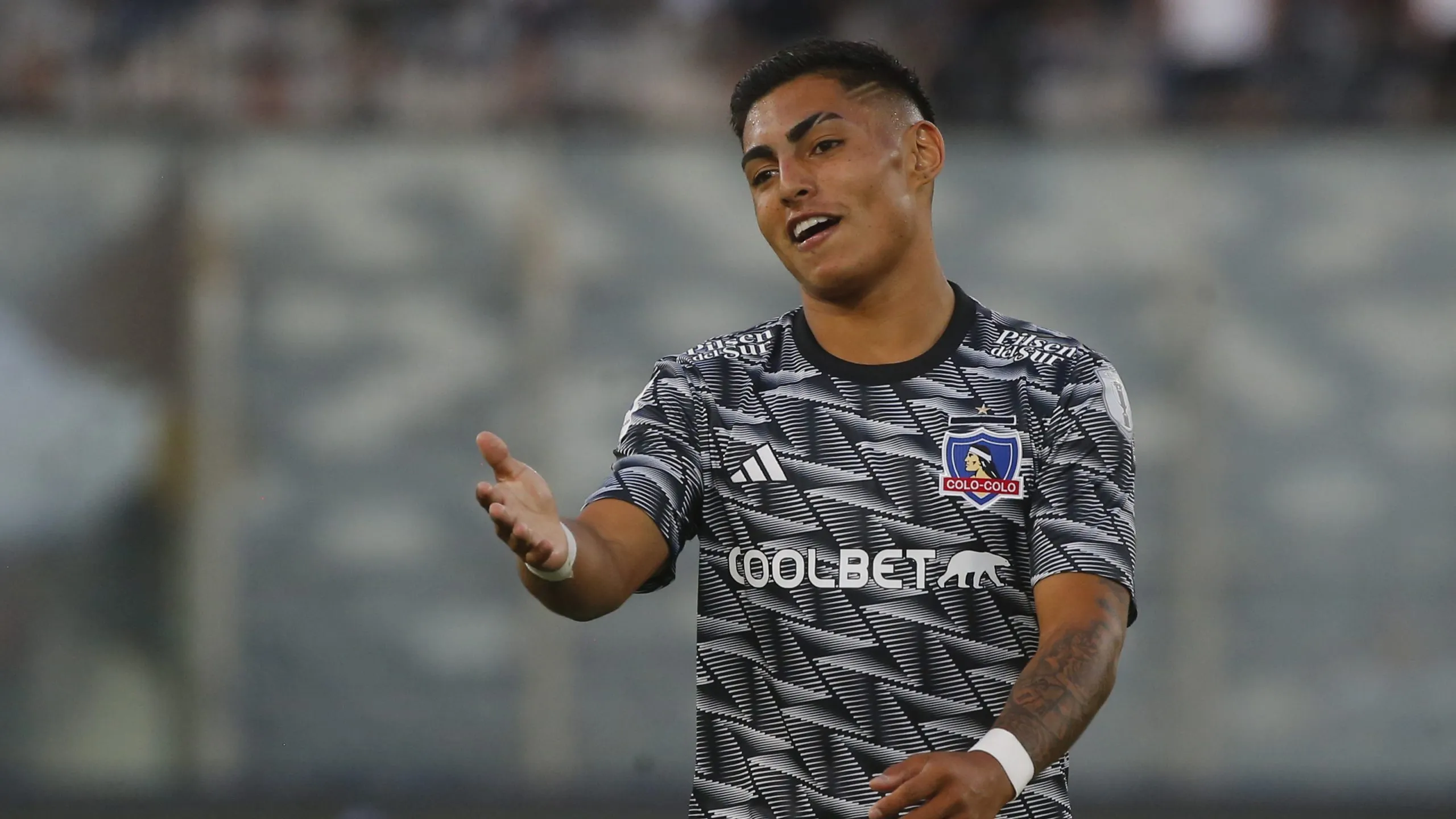 Colo Colo parece tener zanjado el destino de Jordhy Thompson en 2024. (Jonnathan Oyarzun/Photosport).