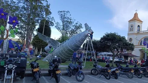 El polémico homenaje que tuvo que ser sacado en Colombia.