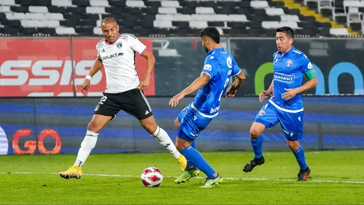 Colo Colo visita a Audax en La Florida.