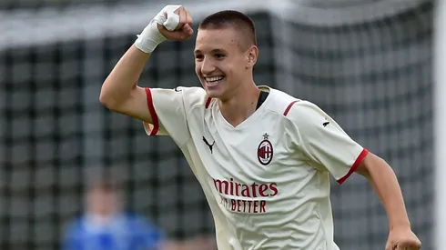 Francesco Camarda tiene opciones de estrenarse en el AC Milan: tiene 15 años.