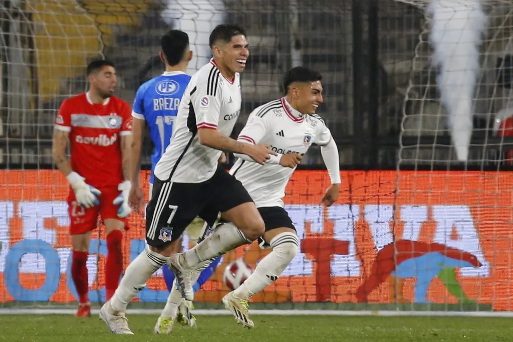 Carlos Palacios ha compartido por varios meses con Jordhy Thompson en Colo Colo. | Foto: Photosport.