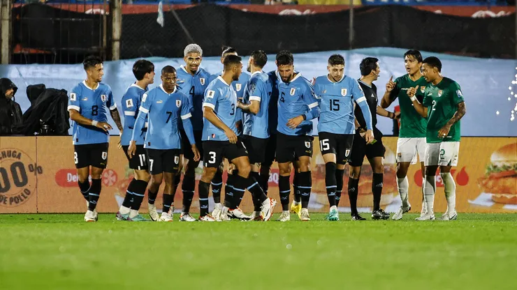 Triunfazo del Uruguay de Bielsa, aspirante a puntero, contra Bolivia.