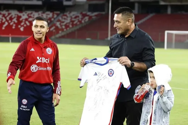 Nelson Tapia con la selección chilena en Quito. (Foto: La Roja)