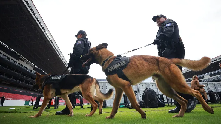 Un fuerte operativo policial espera por Chile en su visita a Ecuador.
