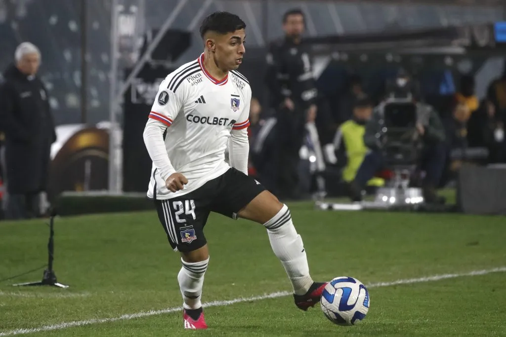 Jordhy Thompson de momento sigue siendo jugador de Colo Colo. Su futuro de manera definitiva de decidirá este martes por parte de la dirigencia de Blanco y Negro. | Foto: Photosport. 