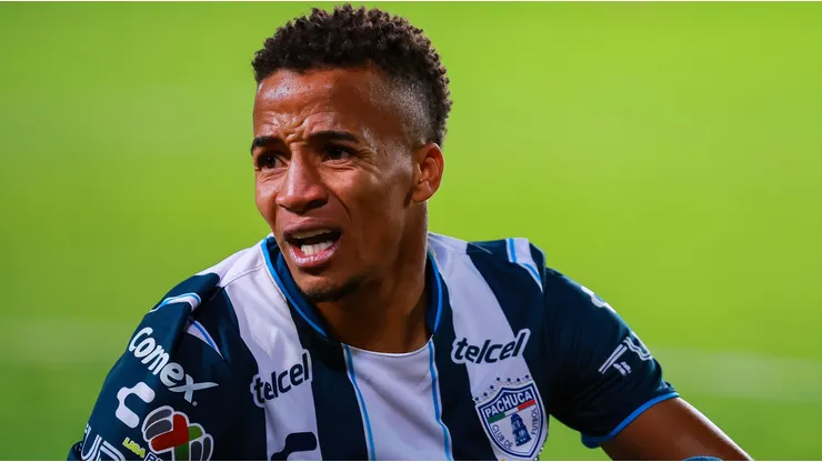 Byron Castillo sigue jugando en México, pero ahora en Pachuca.