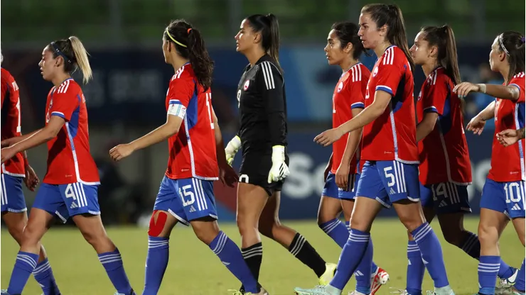 La selección chilena femenina terminó su participación en los Juegos Panamericanos jugando con una delantera en el arco.