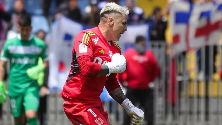 Cristóbal Campos atajó un penal y convirtió el gol del triunfo de la U ante Huachipato.