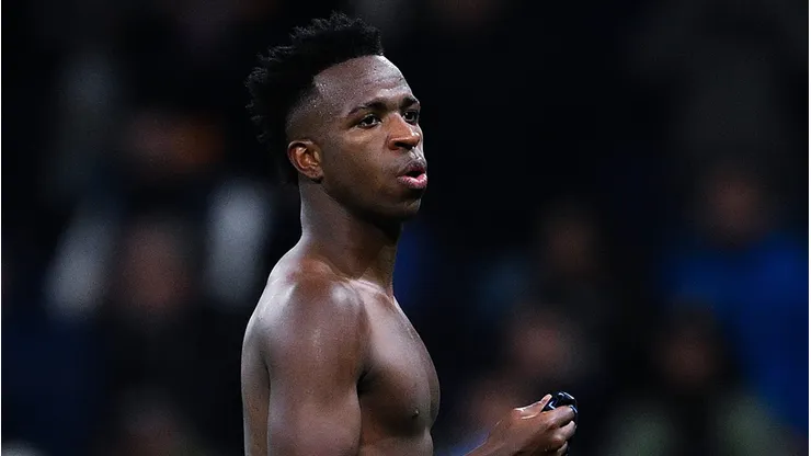 No se viste más de corto este 2023: Vinicius se lesionó y volverá a jugar el próximo año.