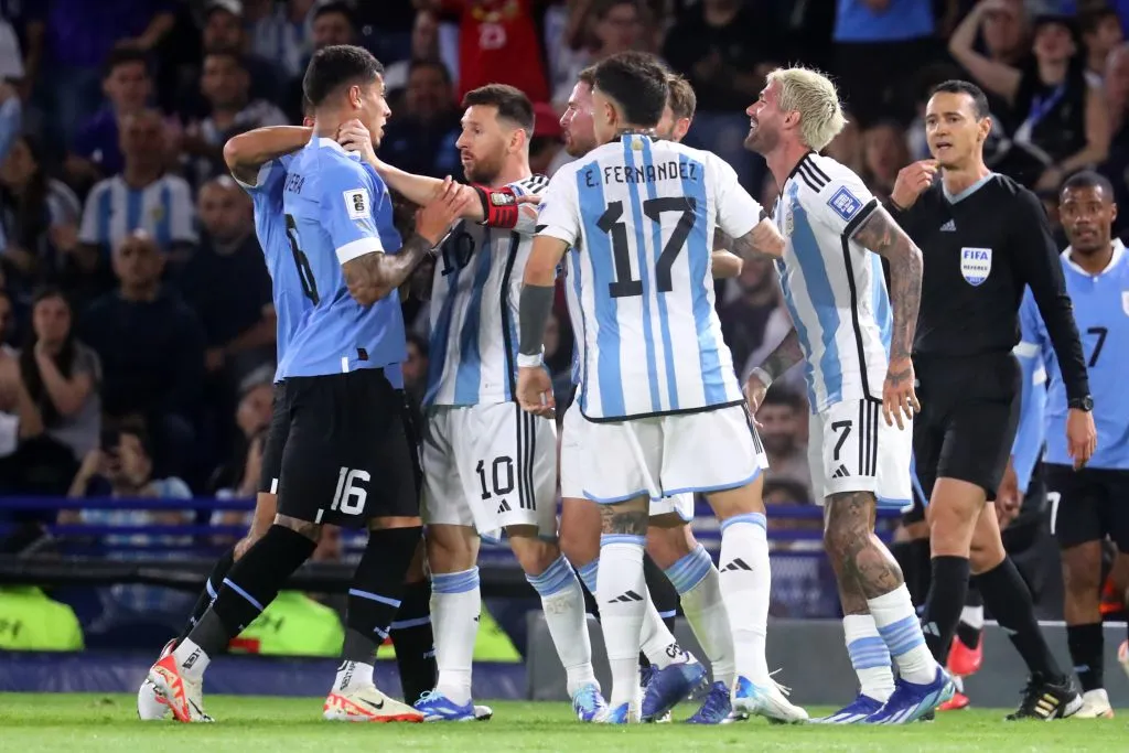 El Clásico del Río de la Plata estuvo caliente | Getty Images