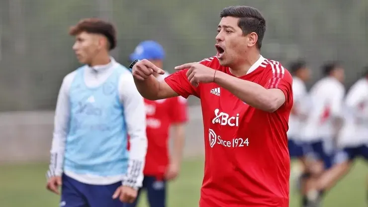 Nicolás Córdova dirigirá a Chile ante Ecuador