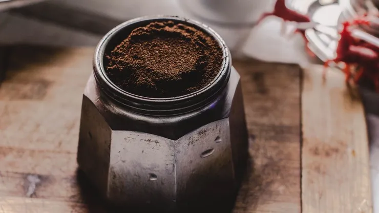 Puedes mejorar tu piel y pelo: Así se puede usar el café reutilizado.