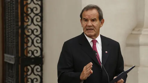 Grave acusación contra exministro Allamand