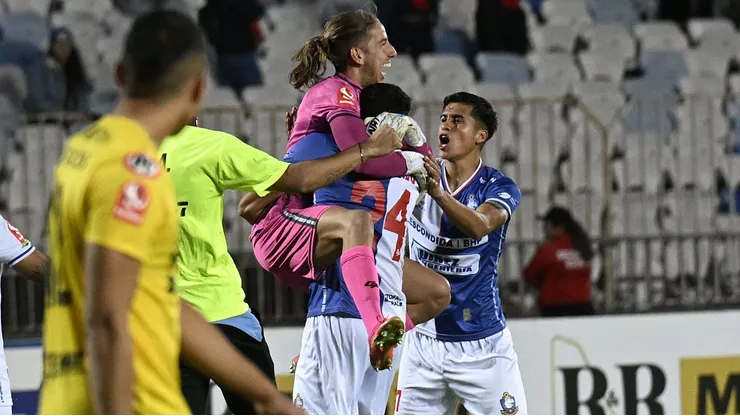 Deportes Antofagasta venció en penales a San Luis y avanzó a las semifinales de la Liguilla del Ascenso.