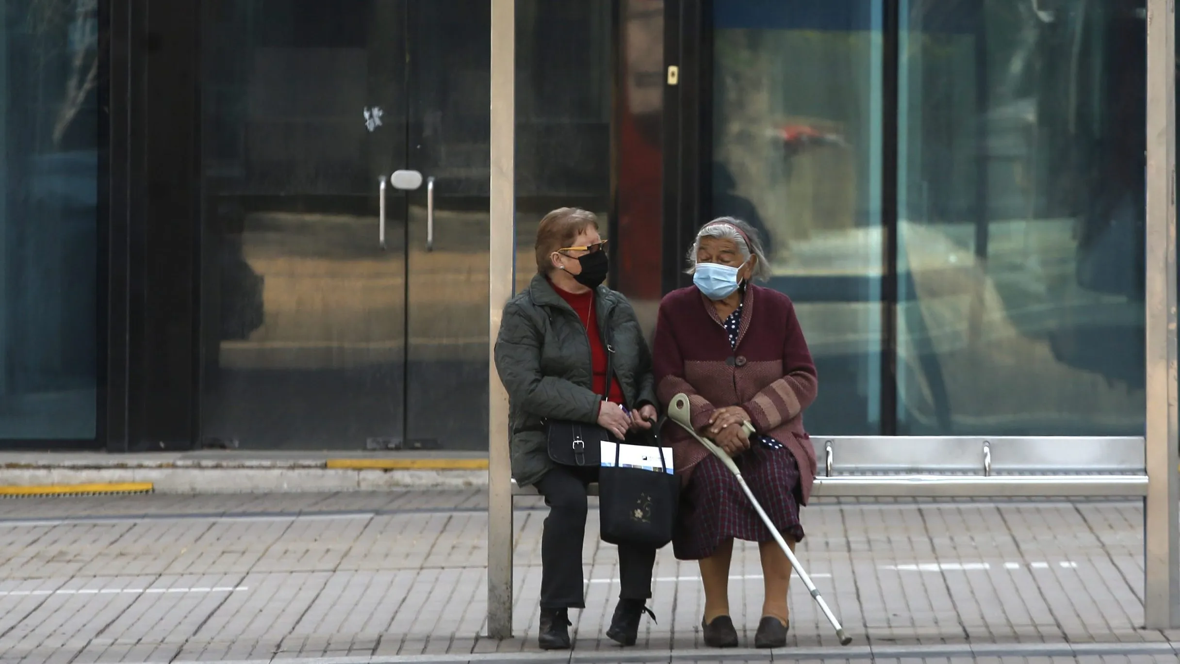 Entre los requisitos de este beneficio, es ser mayor de 65 años. (Foto: Jonnathan Oyarzun-Aton Chile)