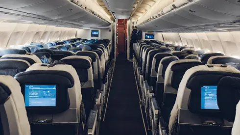 Pasillo de un avión