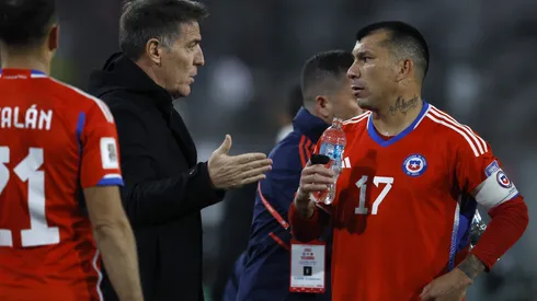 Eduardo Berizzo llenó de elogios a Gary Medel por su trabajo en la selección chilena.
