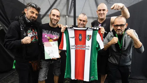 Ska-P recibió camisetas de Palestino