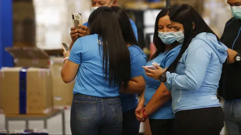 Bono al Trabajo de la Mujer es entregado por el Sence.