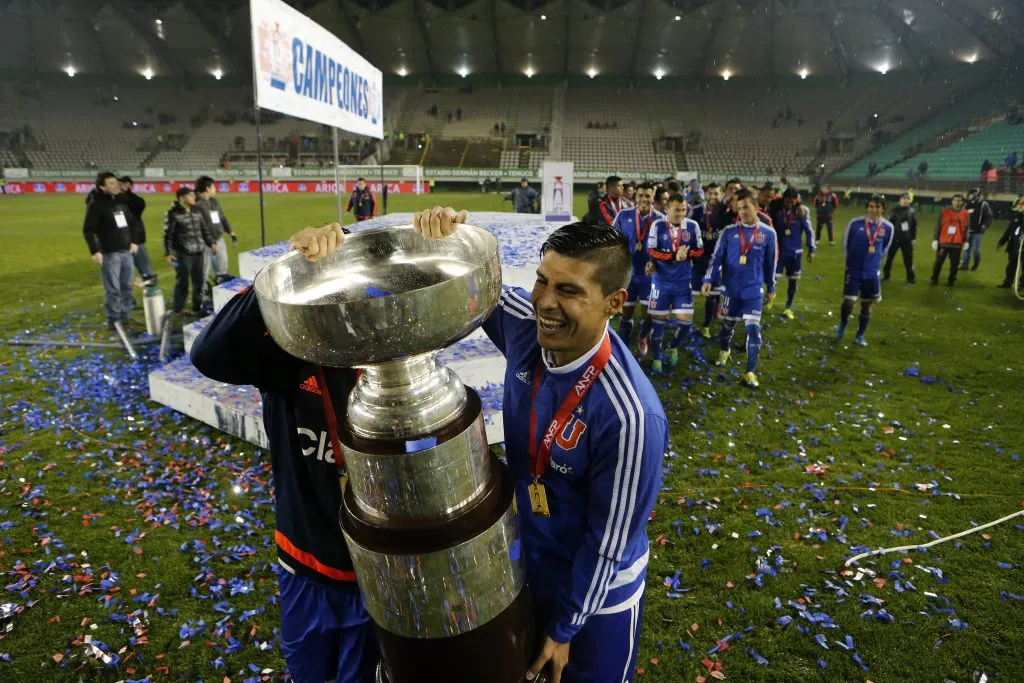 El delantero levantó tres títulos con la camiseta de Universidad de Chile. Foto: Andres Pina/Photosport