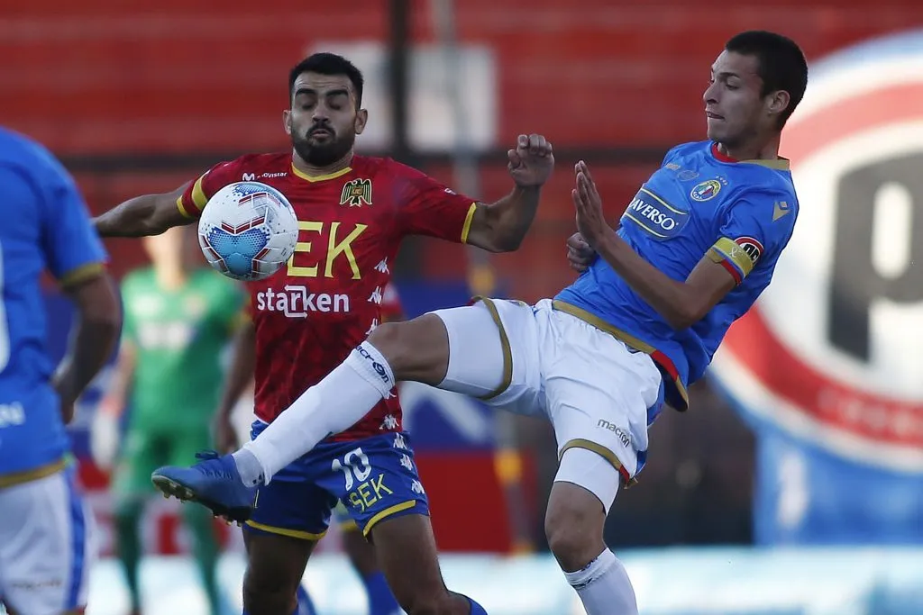 Alfred Canales en Audax Italiano, club donde se formó. (Marcelo Hernández/Photosport).