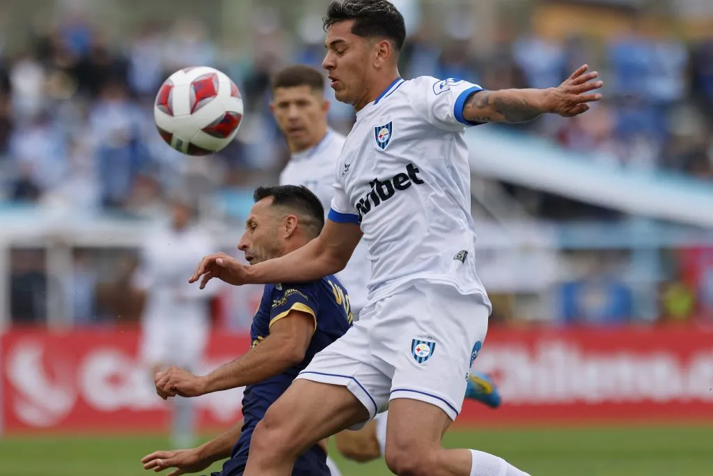 Huachipato tropezó con Magallanes y desechó una gran oportunidad para ser líder. Foto: Photosport.