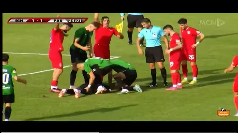 El delantero del fútbol albanés, Raphael Dwamena, falleció este sábado en pleno partido.