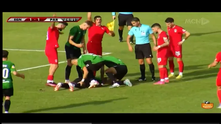El delantero del fútbol albanés, Raphael Dwamena, falleció este sábado en pleno partido.