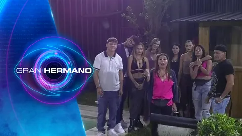 Pincoya hace un llamado a donar en Teletón 2023.