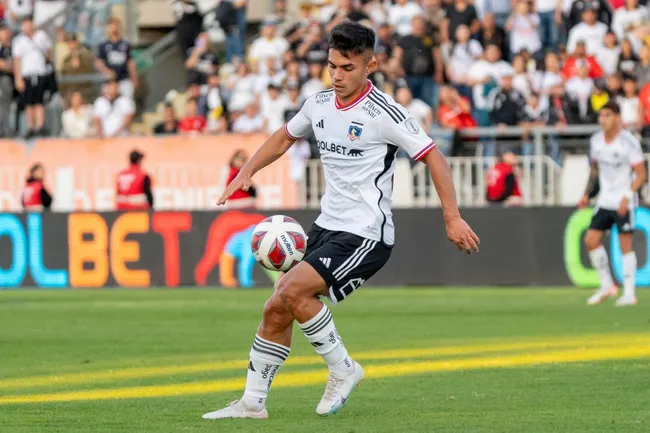 Vicente Pizarro fue una de las buenas figuras de Colo Colo en la victoria sobre Magallanes. | Foto: Guillermo Salazar.