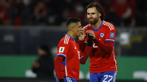 Alexis Sánchez y Ben Brereton