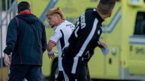 Leonardo Gil salió molesto de la cancha y hasta insultó a uno de los ayudantes de Gustavo Quinteros. Más tarde se agarró con hinchas.