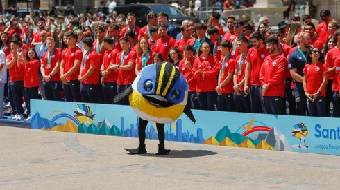Gabriel Boric recibió al Team Chile y Fiu en La Moneda.