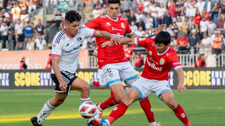 Colo Colo derrotó a Magallanes y acortó la distancia con los líderes, aunque para muchos es imposible que sea campeón.