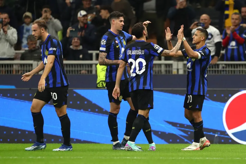 Así festejó el Inter de Milán el gol de Alexis Sánchez ante el Red Bull Salzburg. (Marco Luzzani/Getty Images).
