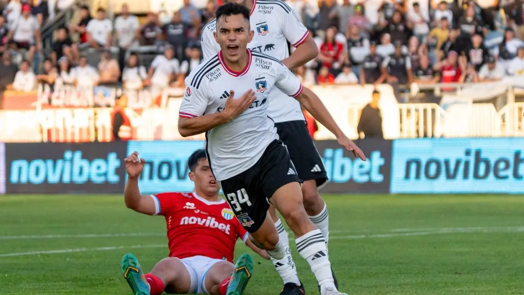 Vicente Pizarro marcó el gol del triunfo de Colo Colo ante Magallanes y lo mantiene soñando con el título. Foto: Guille Salazar, RedGol.