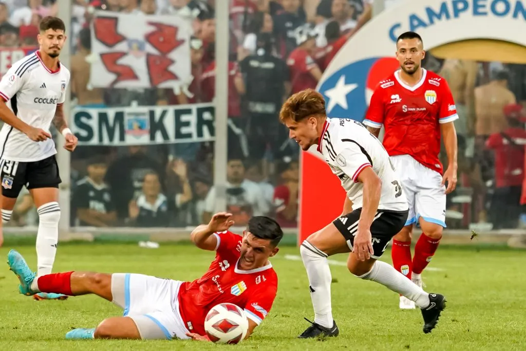 Colo Colo choca con Magallanes obligado a ganar para seguir en carrera por el título. Foto: Guille Salazar, RedGol